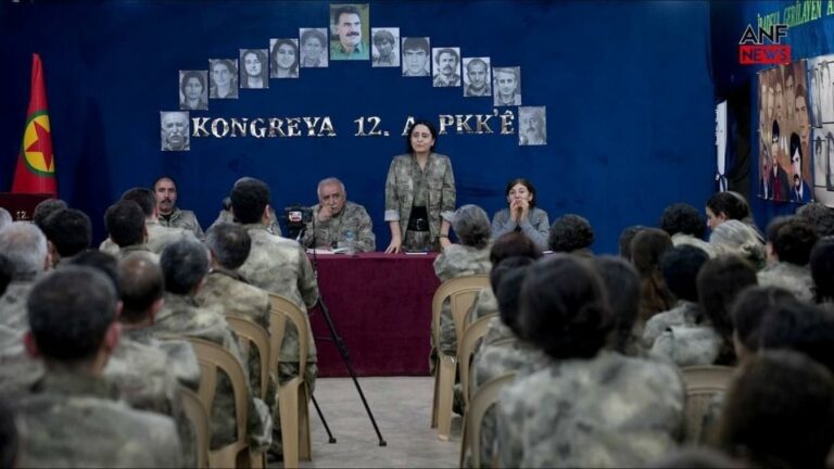 Foto vom Kongress zur Auflösung der PKK, 2025